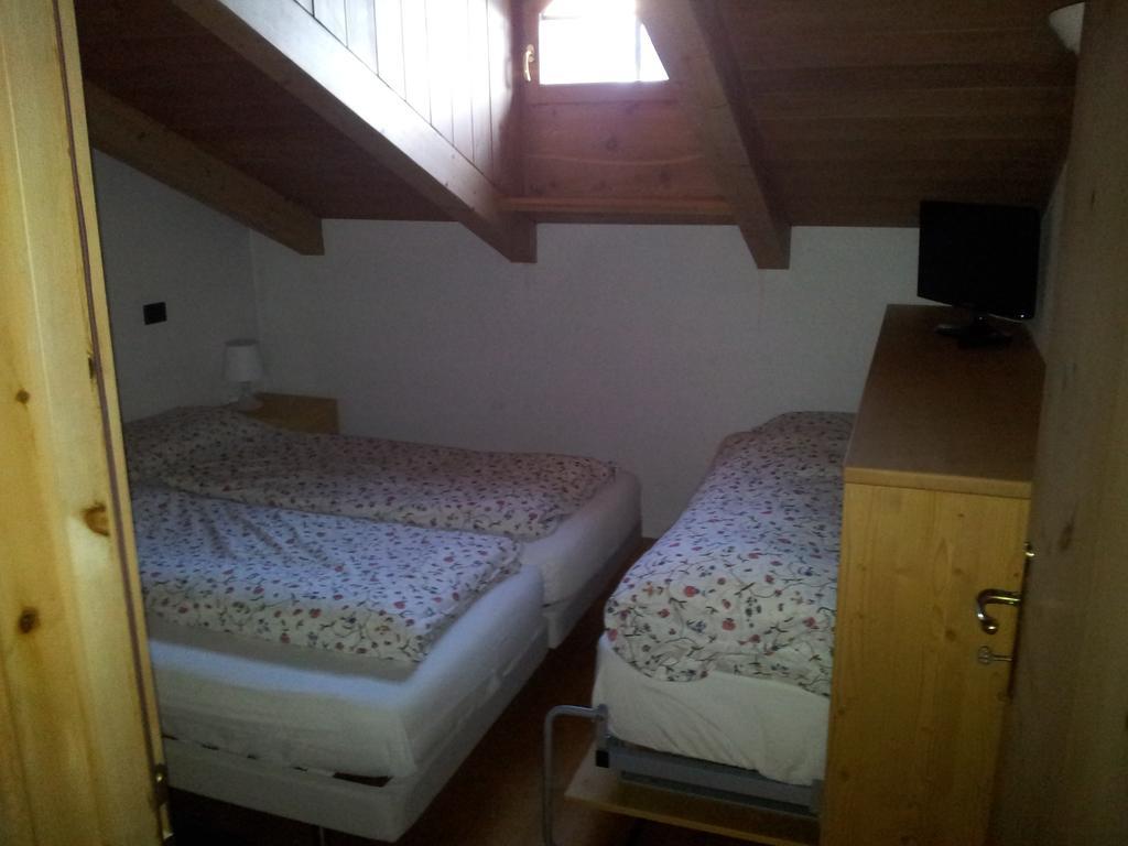Chalet Del Sole Per Gruppi Лівіньо Номер фото