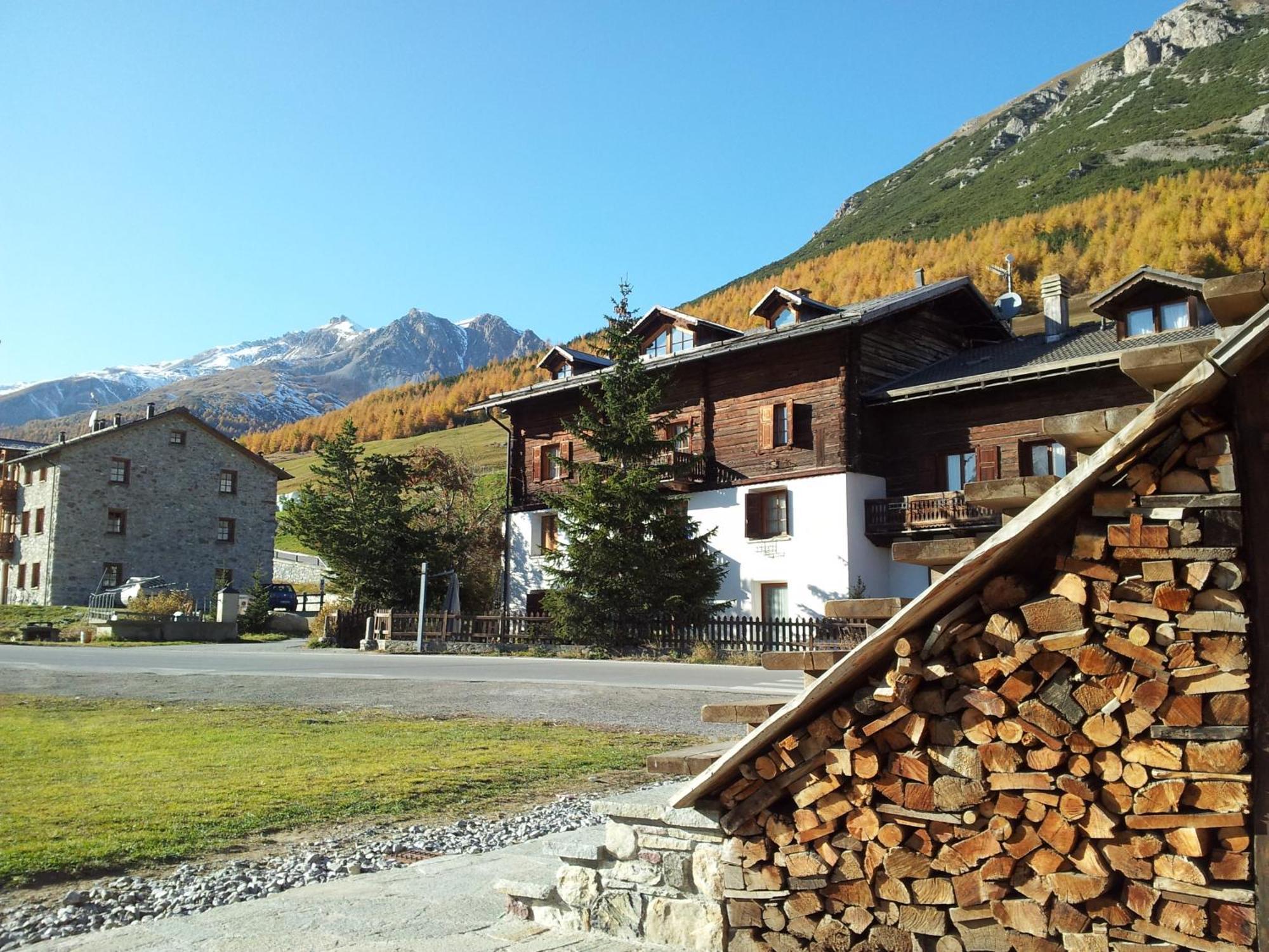 Chalet Del Sole Per Gruppi Лівіньо Екстер'єр фото