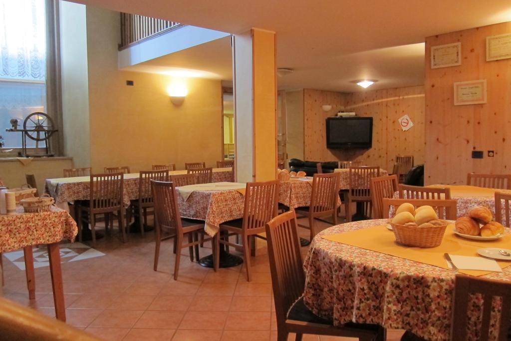 Chalet Del Sole Per Gruppi Лівіньо Екстер'єр фото